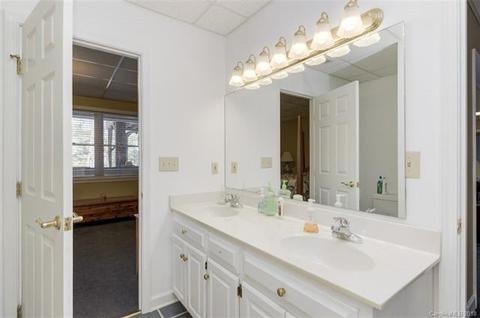 5876 Flintlock Ct, Hickory, NC 28601 photo 21