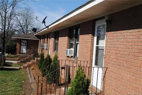 19612 Oak St, Cornelius, NC 28031 photo 1