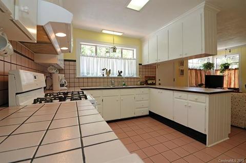 381 Maple St, Brevard, NC 28712 photo 9