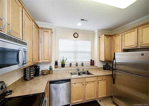 623 Brickdust Ct, Fort Mill, SC 29708 photo 4