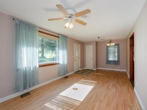 886 Middle Fork Rd, Brevard, NC 28712 photo 4