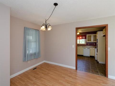 886 Middle Fork Rd, Brevard, NC 28712 photo 6