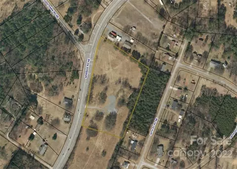 3390 Springs Rd, Hickory, NC 28601