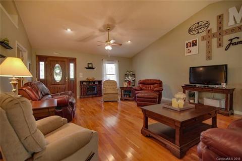 328 Gail Dr, Tryon, NC 28782 photo 10