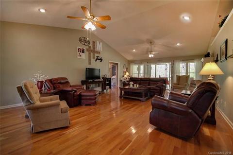 328 Gail Dr, Tryon, NC 28782 photo 5
