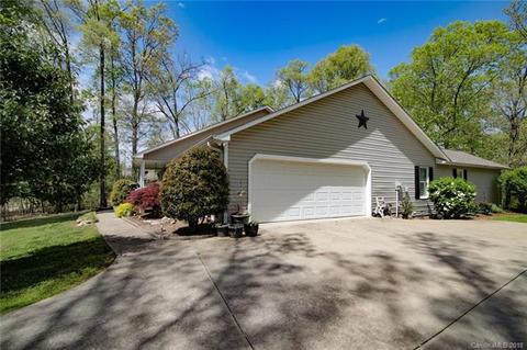 328 Gail Dr, Tryon, NC 28782 photo 3