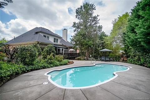 18211 Dembridge Dr, Davidson, NC 28036 photo 1