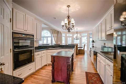 18211 Dembridge Dr, Davidson, NC 28036 photo 8