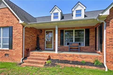 9785 Autumn Cir, Davidson, NC 28036 photo 2