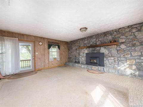 63 Willow Dr, Mars Hill, NC 28754 photo 2