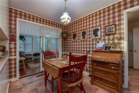 440 E Park Dr, Tryon, NC 28782 photo 9