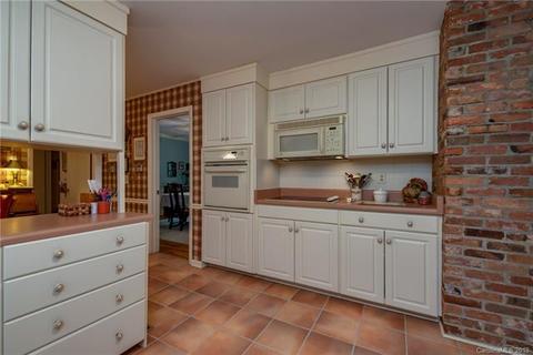 440 E Park Dr, Tryon, NC 28782 photo 8