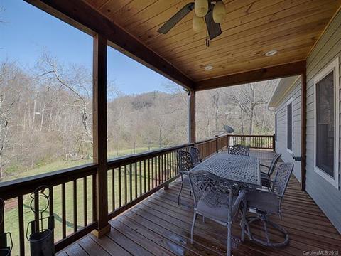 190 Bobcat Trl, Clyde, NC 28721 photo 12
