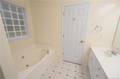 137 Pine Valley Dr, Stanley, NC 28164 photo 21