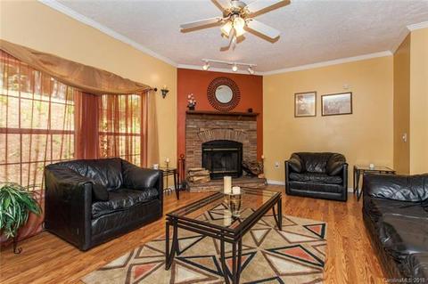 15 Morrow Dr, Fairview, NC 28730 photo 4