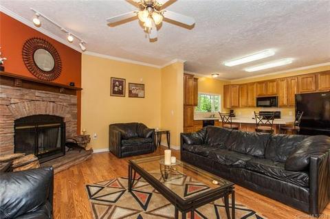 15 Morrow Dr, Fairview, NC 28730 photo 5