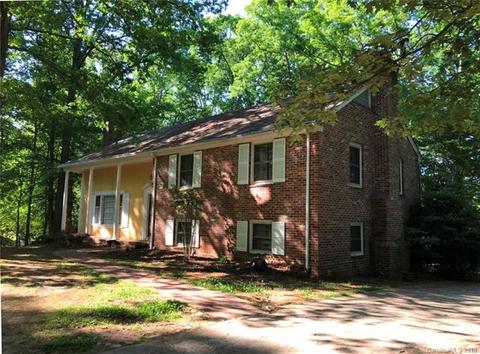 914 Forest Dr, Lancaster, SC 29720 photo 2