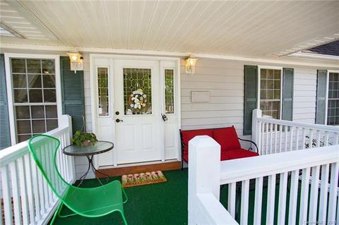 126 Spring St, Marion, NC 28752 photo 7