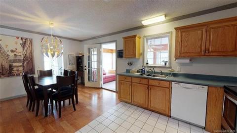 126 Spring St, Marion, NC 28752 photo 16