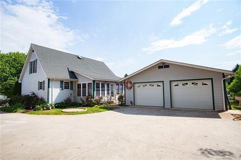 126 Spring St, Marion, NC 28752 photo 4