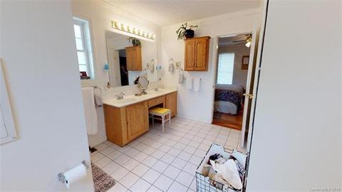 126 Spring St, Marion, NC 28752 photo 23