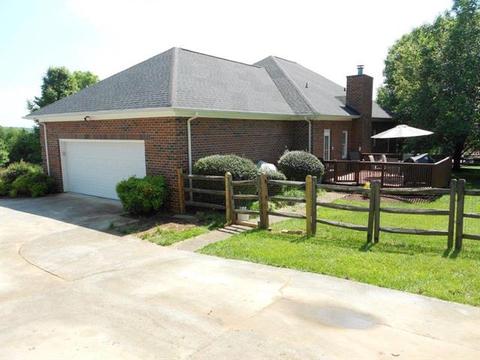 5159 Butner Dr, Hickory, NC 28602 photo 3
