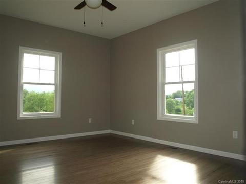 36 Circle Dr, Canton, NC 28716 photo 7