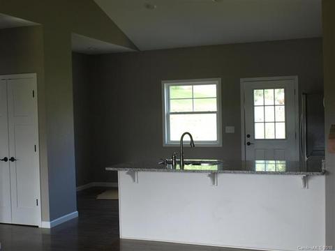 36 Circle Dr, Canton, NC 28716 photo 4