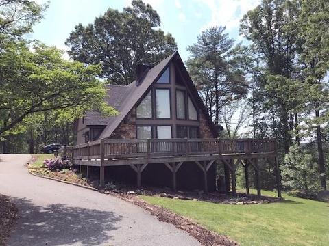 6175 Juniper Ln, Hickory, NC 28602 photo 1