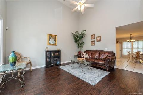 239 Point Wylie Ln, Fort Mill, SC 29708 photo 4