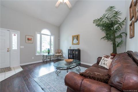 239 Point Wylie Ln, Fort Mill, SC 29708 photo 5