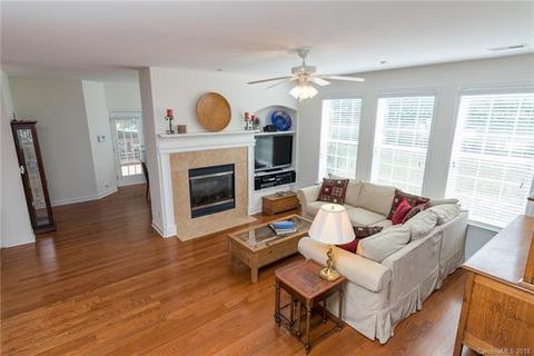 19319 Windjammer Cir, Cornelius, NC 28031 photo 5