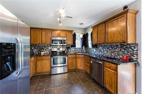 1409 Williamsburg Ln, Monroe, NC 28110 photo 9