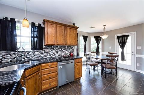1409 Williamsburg Ln, Monroe, NC 28110 photo 6