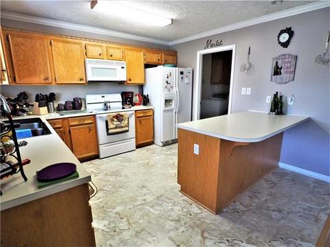 708 Painted Feather Ln, Conover, NC 28613 photo 4