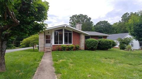 1007 8th St NE, Hickory, NC 28601 photo 1