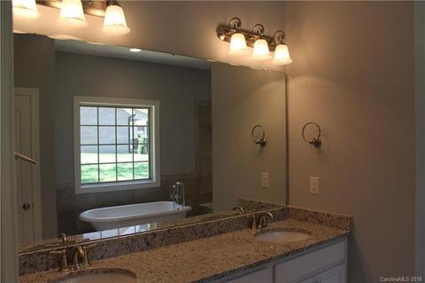 2439 Silverthorne Dr, Monroe, NC 28110 photo 10