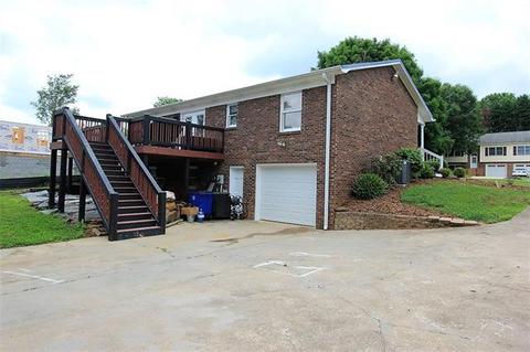 1518 Belleview Dr, Conover, NC 28613 photo 3