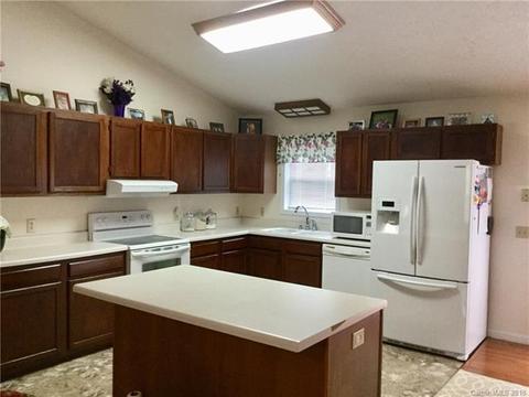 206 Sequoyah Cir, Morganton, NC 28655 photo 11