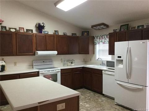 206 Sequoyah Cir, Morganton, NC 28655 photo 12