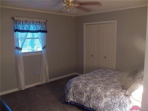 2553 Farmbrook Ln, Crouse, NC 28033 photo 4