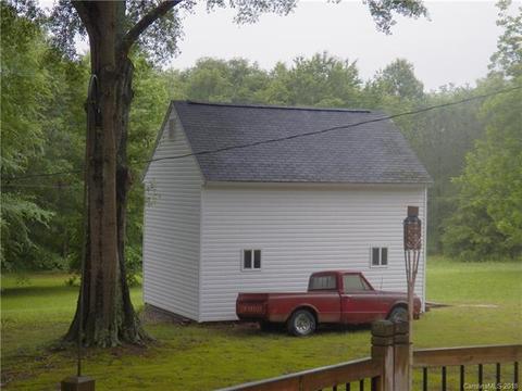 2553 Farmbrook Ln, Crouse, NC 28033 photo 9