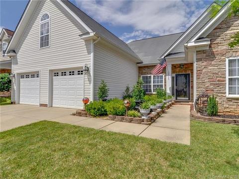 2139 Blue Iris Dr, Matthews, NC 28104 photo 2
