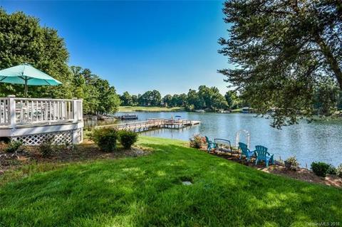 17515 Springwinds Dr, Cornelius, NC 28031 photo 4