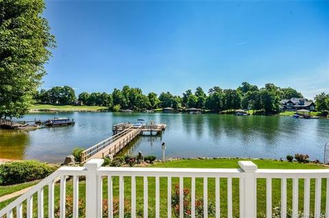 17515 Springwinds Dr, Cornelius, NC 28031 photo 1