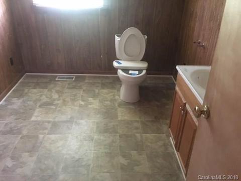496 Mcclain Rd, Hiddenite, NC 28636 photo 10