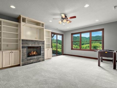138 Sandy Bottoms Dr, Clyde, NC 28721 photo 21