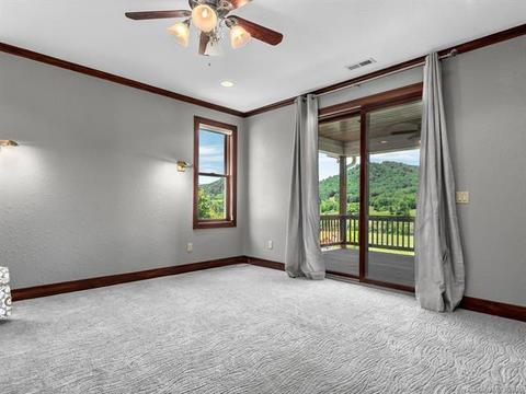 138 Sandy Bottoms Dr, Clyde, NC 28721 photo 10