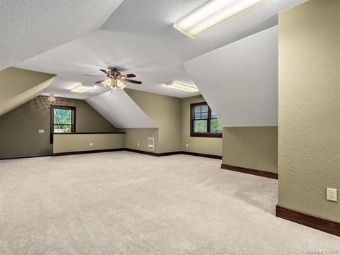 138 Sandy Bottoms Dr, Clyde, NC 28721 photo 12