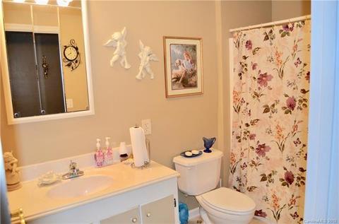 669 E Oak St, Marion, NC 28752 photo 16